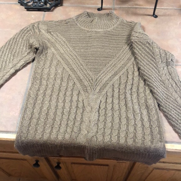 Mocha Sweater Women’s Size M NWT - Picture 1 of 6